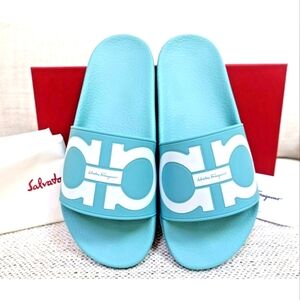NIB Salvatore Ferragamo Gancini Groovy Pool Slides Slippers Blue Turquois sz 10